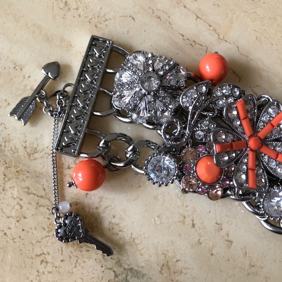 Betsey Johnson Orange Flowers & Bee Bracelet - Picture 3 of 3